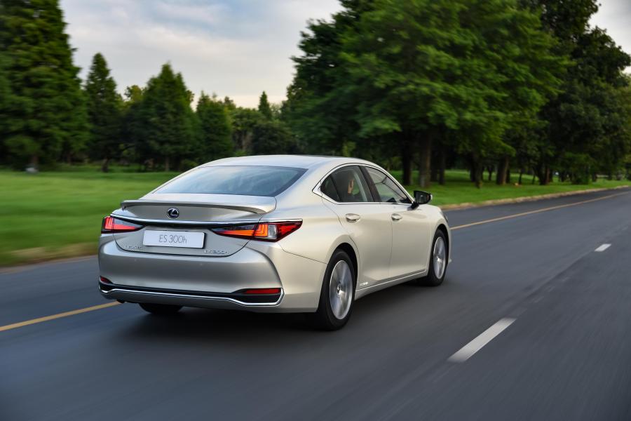  Lexus ES300h 2018 года  (ZA) (фото 36 из 45)